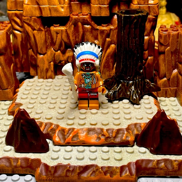 Spiderverse Chief Spider-Man - Picture 3 of 5